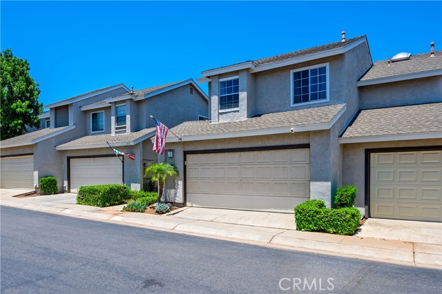 818 Live Oak Place, Corona CA: https://media.crmls.org/medias/94744d25-d731-4dd1-8408-9e5af49e9876.jpg