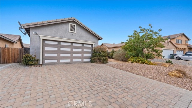 Detail Gallery Image 2 of 20 For 13541 Princeton Dr, Victorville,  CA 92392 - 3 Beds | 2 Baths