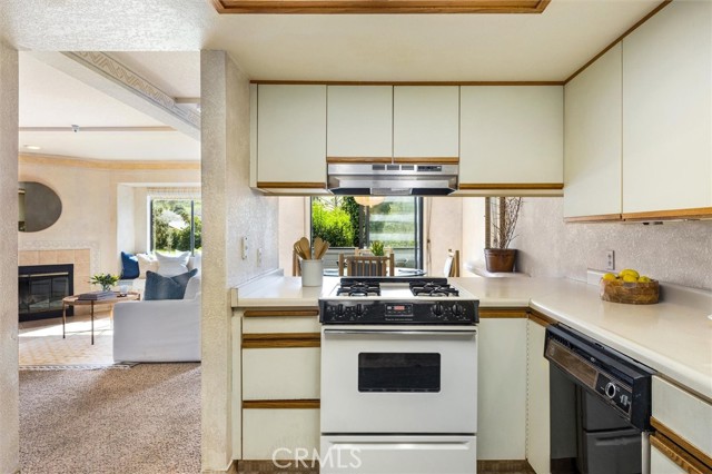 Detail Gallery Image 10 of 29 For 2221 King Ct #12,  San Luis Obispo,  CA 93401 - 2 Beds | 1/1 Baths