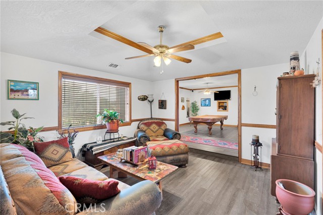 Detail Gallery Image 9 of 61 For 12830 Cedar, Hesperia,  CA 92344 - 3 Beds | 2/1 Baths