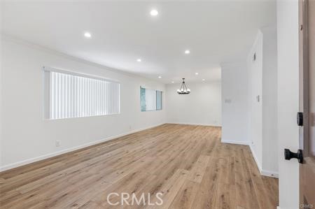 18547 Collins Street, Tarzana CA: https://media.crmls.org/medias/947622bd-88fc-48bd-b321-0ec5d0e12ff0.jpg