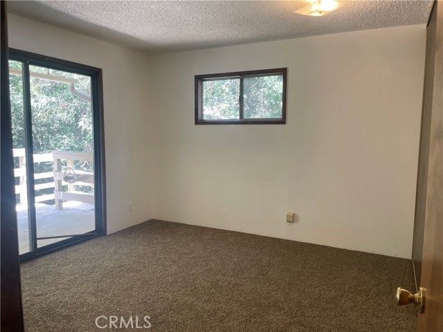 652 Knoll Drive, Crestline CA: https://media.crmls.org/medias/94766c34-39ae-4699-8f20-9d1e12e4ec6b.jpg