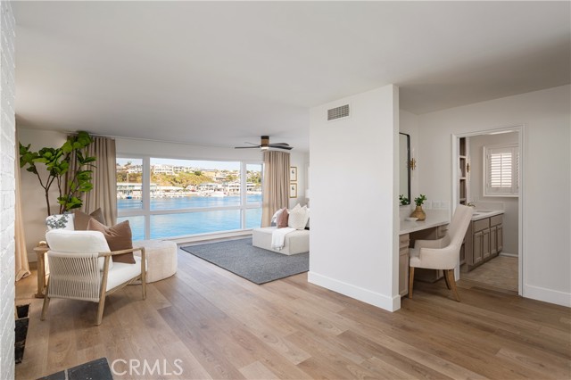 310 Via Lido Nord, Newport Beach CA: https://media.crmls.org/medias/94766dcc-551b-4b4e-835d-6ca77d785062.jpg