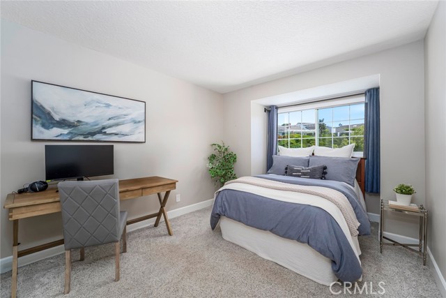 Image 31 of 63 For 3 Taylor Place