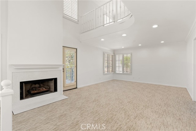 6042 Shadowbrook Circle, Huntington Beach CA: https://media.crmls.org/medias/9477e1e5-b8ae-44bd-8814-beb37e258593.jpg