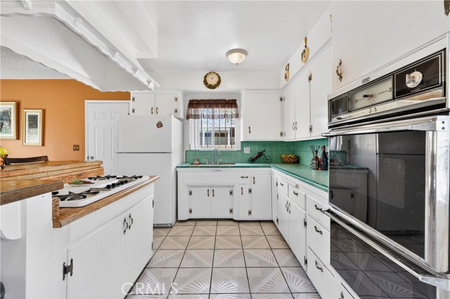 15937 Manzanita, Fontana CA: https://media.crmls.org/medias/9478fb8e-33a6-4b07-8f2a-4041af2be0a4.jpg