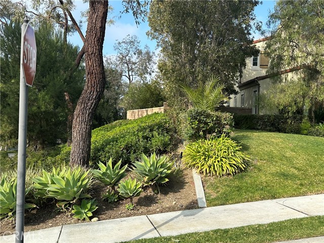 Detail Gallery Image 2 of 43 For 37 Hedgerow, Irvine,  CA 92603 - 5 Beds | 4/1 Baths