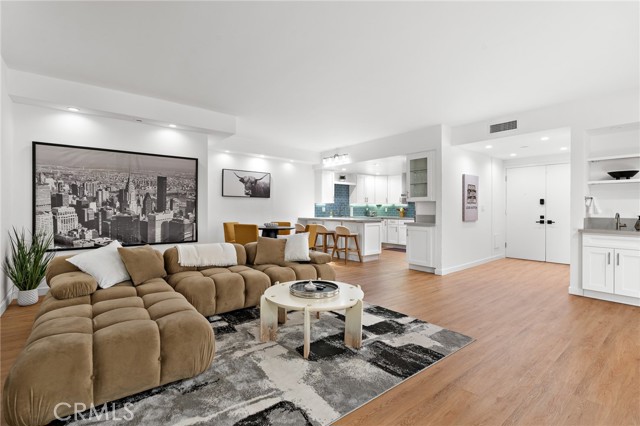 Detail Gallery Image 5 of 30 For 321 S San Vicente Bld #507,  Los Angeles,  CA 90048 - 2 Beds | 2 Baths