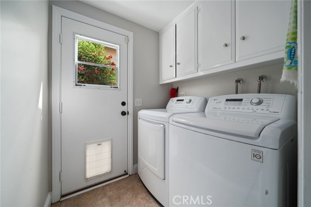 23761 Singapore Street, Mission Viejo CA: https://media.crmls.org/medias/947a16d8-9fd0-415d-8f9d-acc89b08261b.jpg