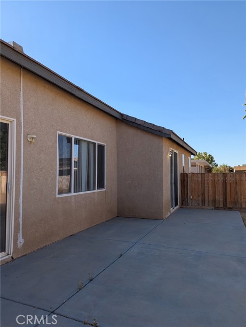 Detail Gallery Image 4 of 5 For 14537 Oakdale Cir, Adelanto,  CA 92301 - 5 Beds | 2 Baths