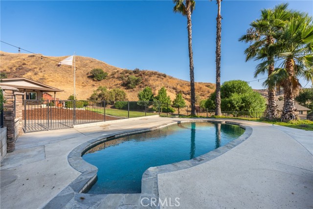 30300 Live Oak Canyon Road, Redlands CA: https://media.crmls.org/medias/947a8274-9caa-48b5-b466-d8144d7ad2bf.jpg