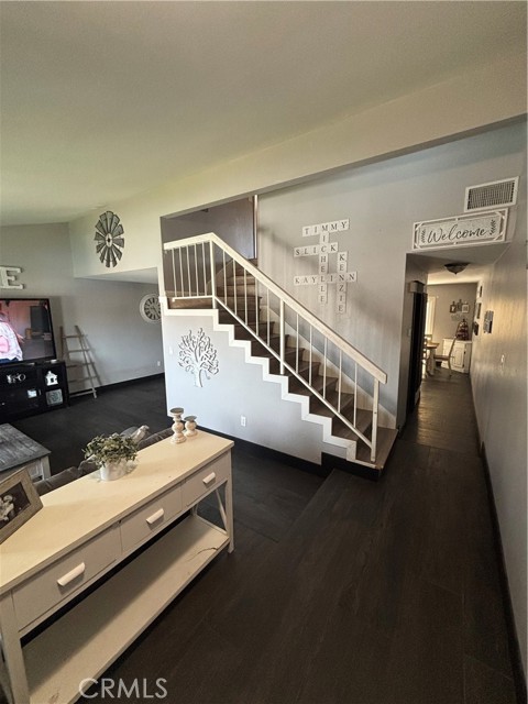 Detail Gallery Image 4 of 31 For 1408 via Del Rio, Corona,  CA 92882 - 3 Beds | 1/1 Baths