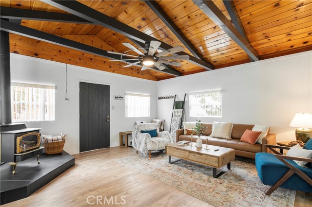 Detail Gallery Image 8 of 29 For 606 Merced Ave, Big Bear Lake,  CA 92315 - 2 Beds | 2 Baths