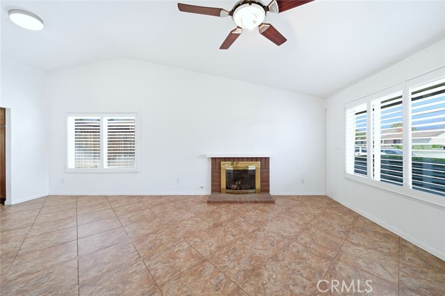 Detail Gallery Image 10 of 38 For 1080 Brentwood, Rialto,  CA 92376 - 3 Beds | 2 Baths