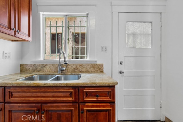 234 Lime Avenue, Long Beach CA: https://media.crmls.org/medias/947c8bef-d805-4da7-8105-6ee09fe5be3f.jpg