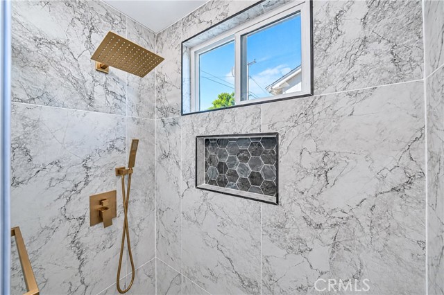 2437 Westmont dr photo 33