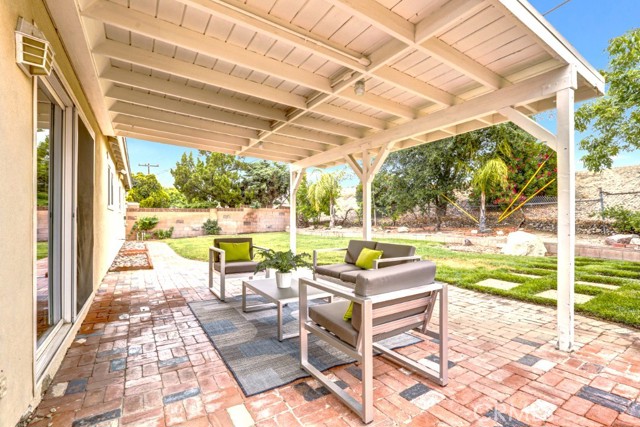 27142 Langside Avenue, Canyon Country CA: https://media.crmls.org/medias/947d50b9-67b8-469a-b703-48b2740105d9.jpg