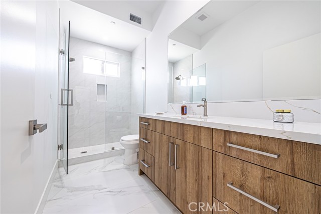 Detail Gallery Image 32 of 34 For 4445 Auckland Avenue, Toluca Lake,  CA 91602 - 4 Beds | 3 Baths