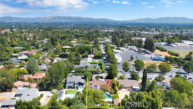 18930 Wells Drive, Tarzana CA: https://media.crmls.org/medias/947e55be-3d0a-40c5-80b3-5e77f04c8161.jpg