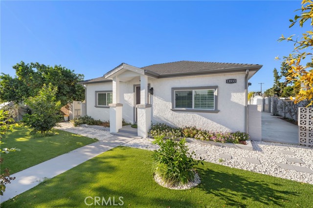 Detail Gallery Image 6 of 64 For 13533 Terra Bella, Pacoima,  CA 91331 - 5 Beds | 4/1 Baths