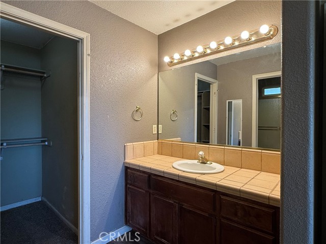 708 Vista Del Rey Drive, Atwater CA: https://media.crmls.org/medias/947ef3fc-aa5b-4568-a5ec-3bc41e6696a1.jpg