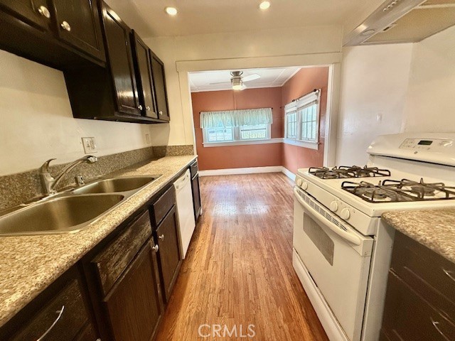 124 N Princeton Avenue, Fullerton CA: https://media.crmls.org/medias/947f17df-fcdf-418a-8a7d-e7b2fb69db8d.jpg