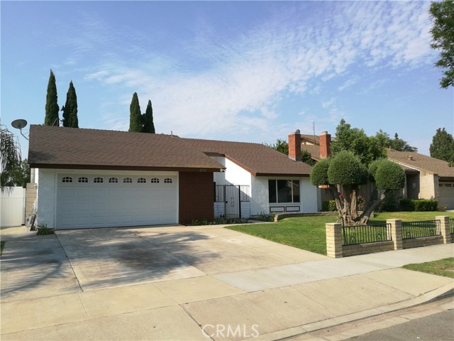 2762 E Saint Andrews Street, Ontario CA: https://media.crmls.org/medias/94800be7-3c31-4400-95de-0e994997248f.jpg