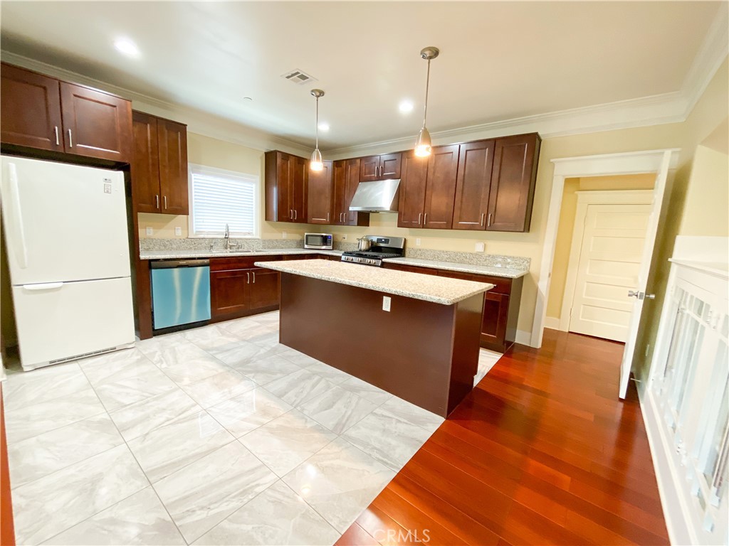 MLS #WS26138316 image #1