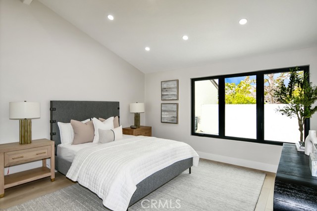 Detail Gallery Image 30 of 41 For 10 White Water Dr, Corona Del Mar,  CA 92625 - 2 Beds | 2 Baths