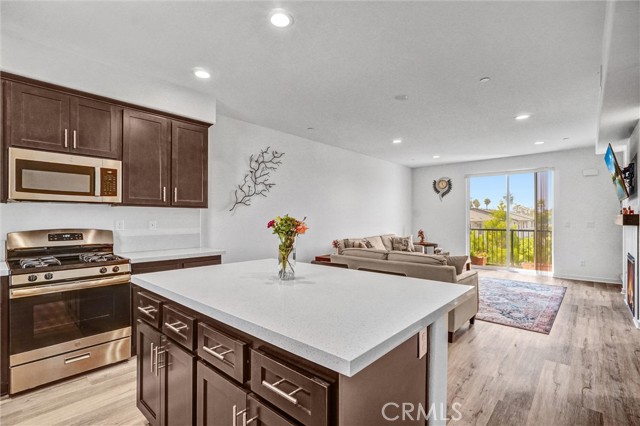 Detail Gallery Image 16 of 33 For 3540 W Savanna St, Anaheim,  CA 92804 - 2 Beds | 2/1 Baths