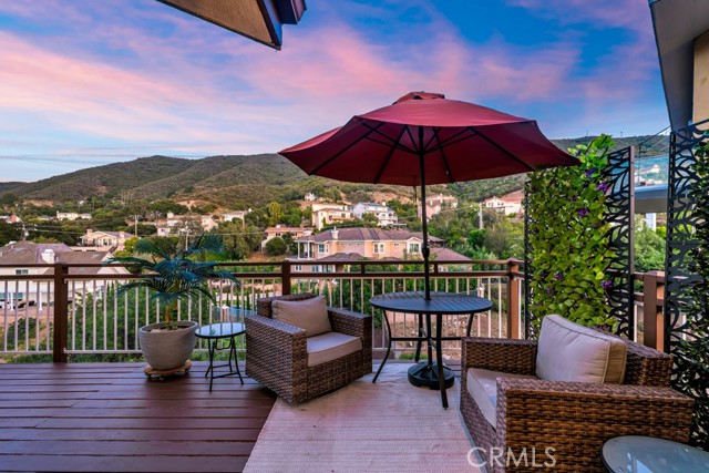 1124 Kathleen Drive, Newbury Park CA: https://media.crmls.org/medias/94811b36-3b2a-4466-9e8e-138a060fe918.jpg