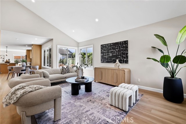 25 Almond Tree Lane, Irvine CA: https://media.crmls.org/medias/94811c4d-be7b-42b5-8f2e-d6ea40b07c10.jpg