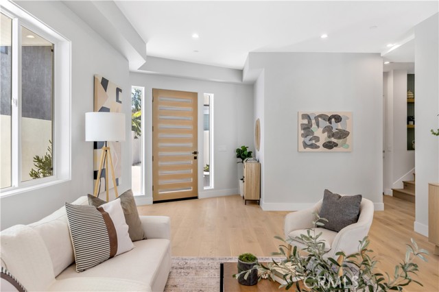 Detail Gallery Image 3 of 52 For 2619 Huntington Ln a,  Redondo Beach,  CA 90278 - 4 Beds | 3/1 Baths