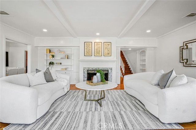 3975 Van Noord Avenue, Studio City CA: https://media.crmls.org/medias/94850bd7-155e-44c1-b056-6c18fced2287.jpg