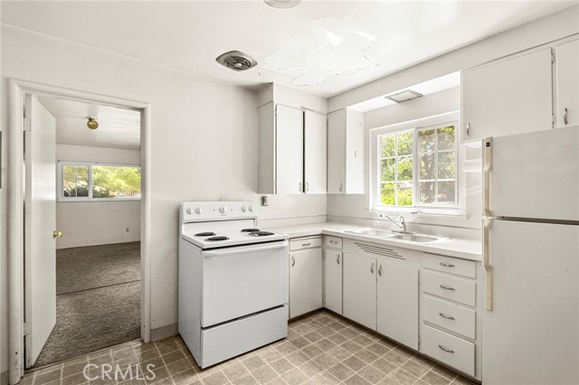 752 E 6th Street, Chico CA: https://media.crmls.org/medias/948510a9-a4f5-477a-982a-07fe201bff34.jpg