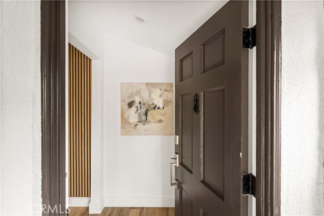 6005 S La Brea Avenue, Los Angeles CA: https://media.crmls.org/medias/94852f12-e49c-451a-ac91-37c3457298ab.jpg
