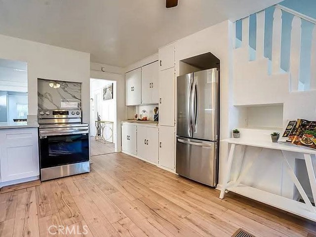Detail Gallery Image 3 of 7 For 25 W Walnut St, Stockton,  CA 95204 - 2 Beds | 1 Baths
