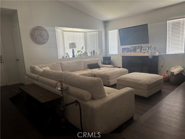 Detail Gallery Image 7 of 22 For 3143 Cabana St, Jurupa Valley,  CA 91752 - 3 Beds | 2 Baths