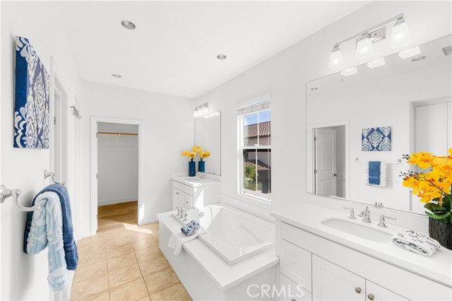 112 Velvet Leaf, Irvine CA: https://media.crmls.org/medias/9487d5c8-6de3-4284-99e1-ef122eee7986.jpg