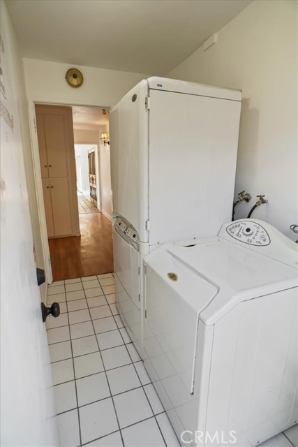 Detail Gallery Image 15 of 17 For 93 N Dewey, Newbury Park,  CA 91320 - 4 Beds | 2/1 Baths