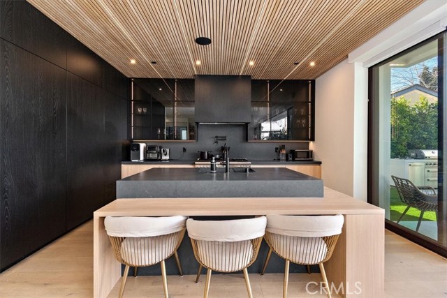 Detail Gallery Image 15 of 44 For 5347 Natick Ave, Sherman Oaks,  CA 91411 - 5 Beds | 5/1 Baths