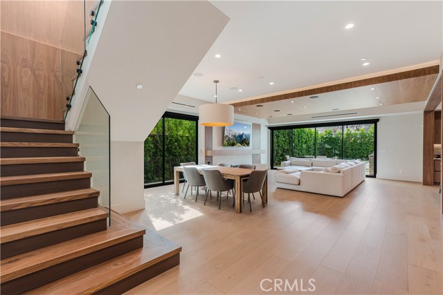 Detail Gallery Image 4 of 46 For 5075 Enfield, Encino,  CA 91316 - 4 Beds | 5 Baths