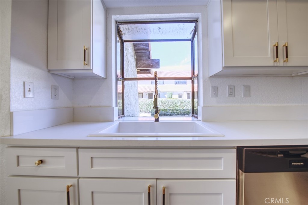 MLS #WS25248451 image #8