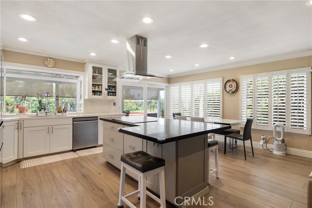 1600 Island Drive, Fullerton CA: https://media.crmls.org/medias/948b1570-09d0-4df3-8e11-1d79fe438a1c.jpg