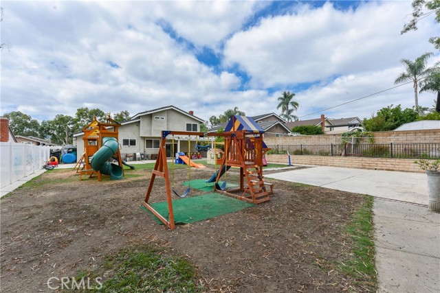 46 Country Wood Drive, Pomona CA: https://media.crmls.org/medias/948b6e10-cf9f-4a59-ac10-2071105d9b86.jpg