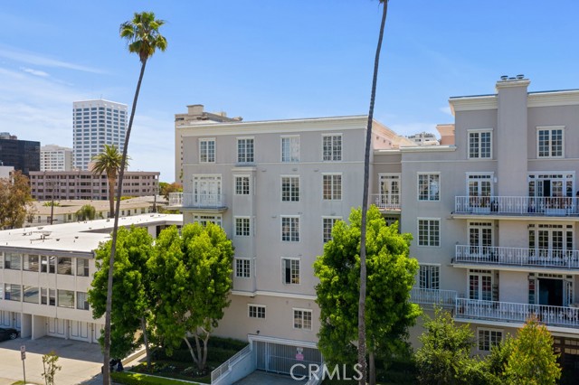 Detail Gallery Image 2 of 41 For 1040 4th St #112,  Santa Monica,  CA 90403 - 1 Beds | 1 Baths