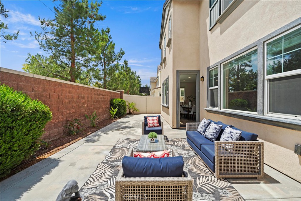 MLS #WS25110783 img 2