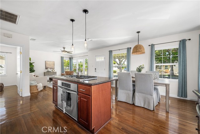 Detail Gallery Image 13 of 55 For 5530 E Mezzanine Way, Long Beach,  CA 90808 - 4 Beds | 3/1 Baths