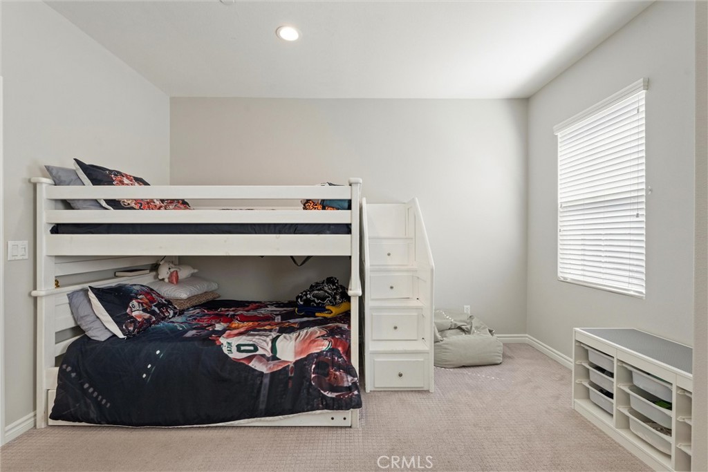 https://media.crmls.org/medias/948ced67-9516-4173-a7ed-32524b655beb.jpg?preset=X-Large