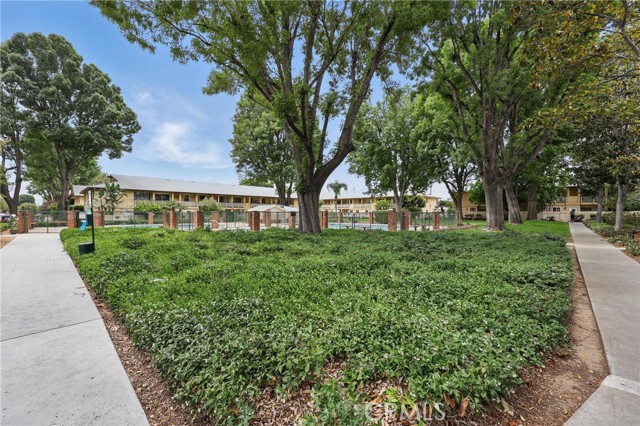 Detail Gallery Image 36 of 47 For 8121 Canby Ave #4,  Reseda,  CA 91335 - 3 Beds | 3 Baths